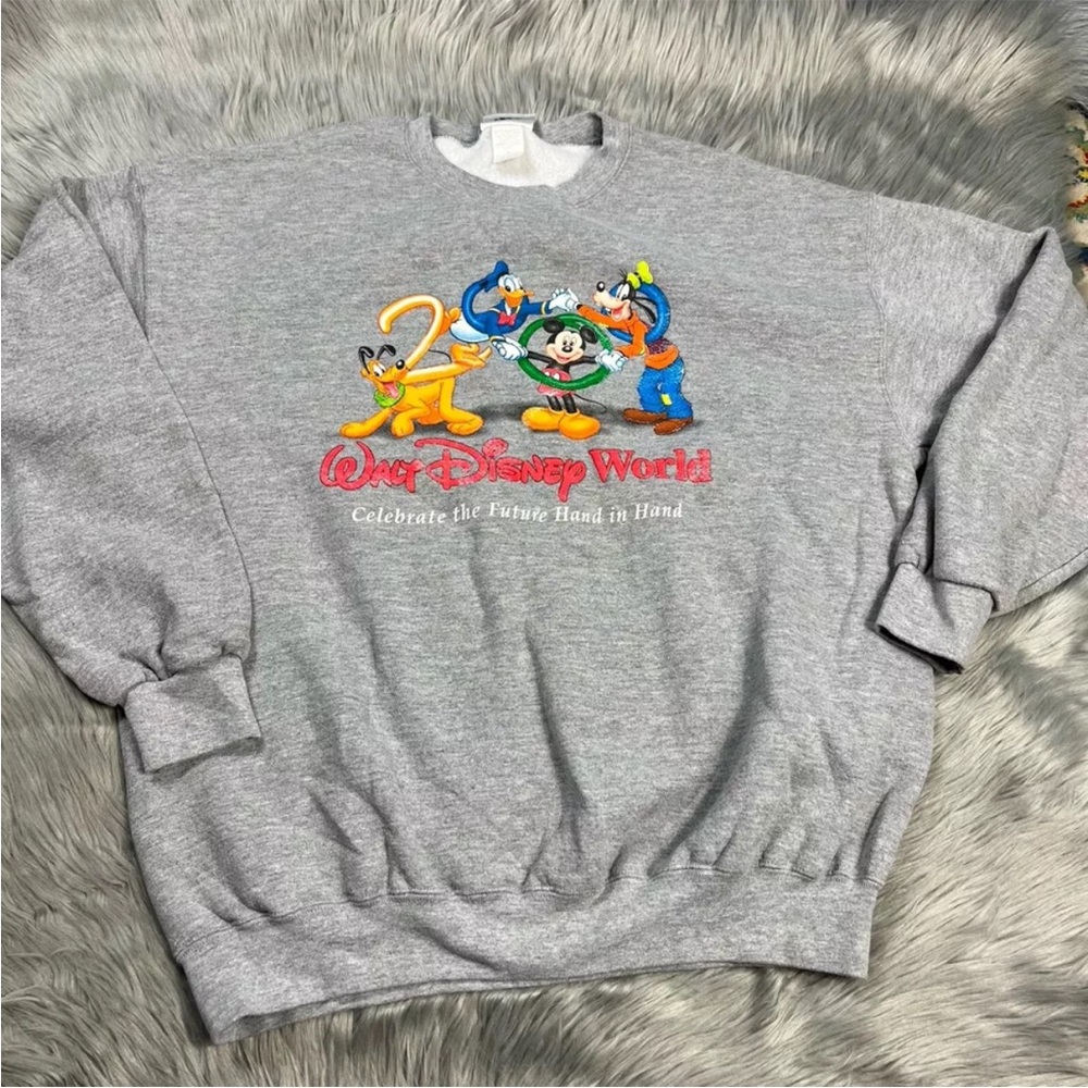 Vintage 2000 Y2K Walt Disney World Gray Crewneck Sweater